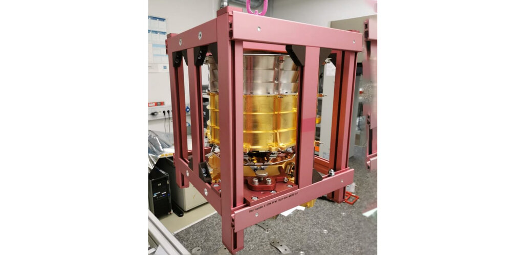 Transceiver of GALA in the mounting device for a space probe