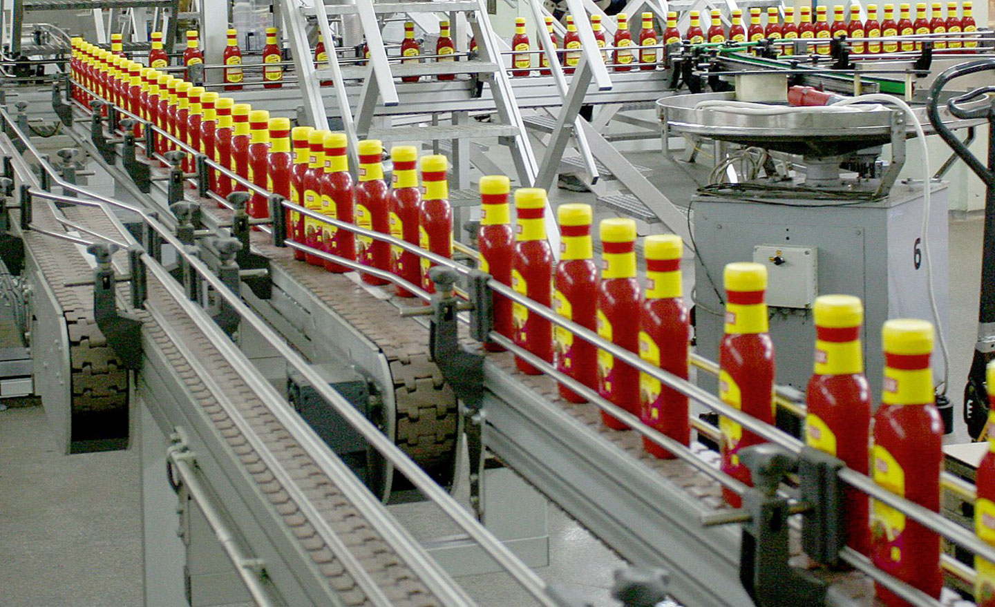 Segmented chain conveyors